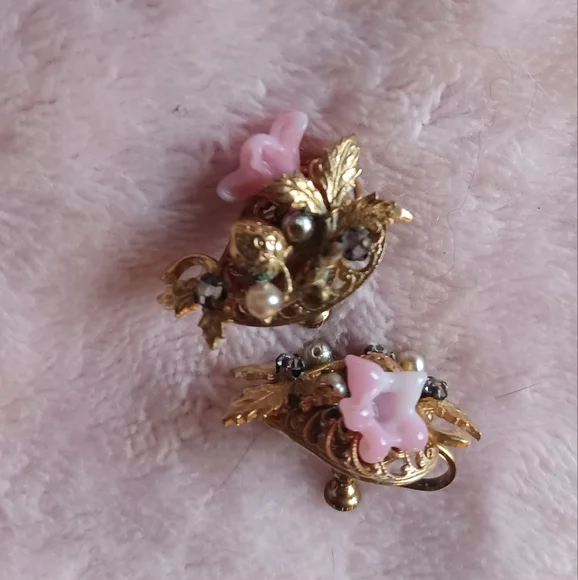 Vintage Miriam Haskell Strawberry Pink Floral Earrings - Picture 2 of 10